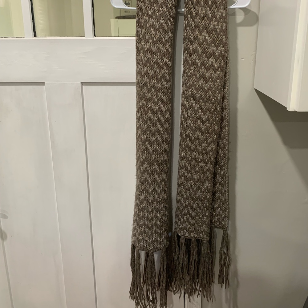 Express scarf in grayish-tan & bronze shimmer accents